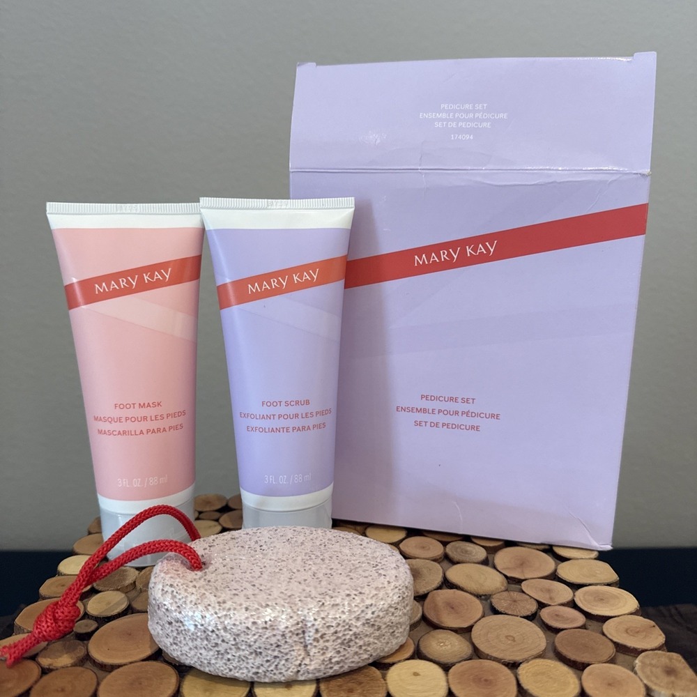 MARY KAY PEDICURE SET Foot Mask, Foot Scrub, Pumice‎ Stone